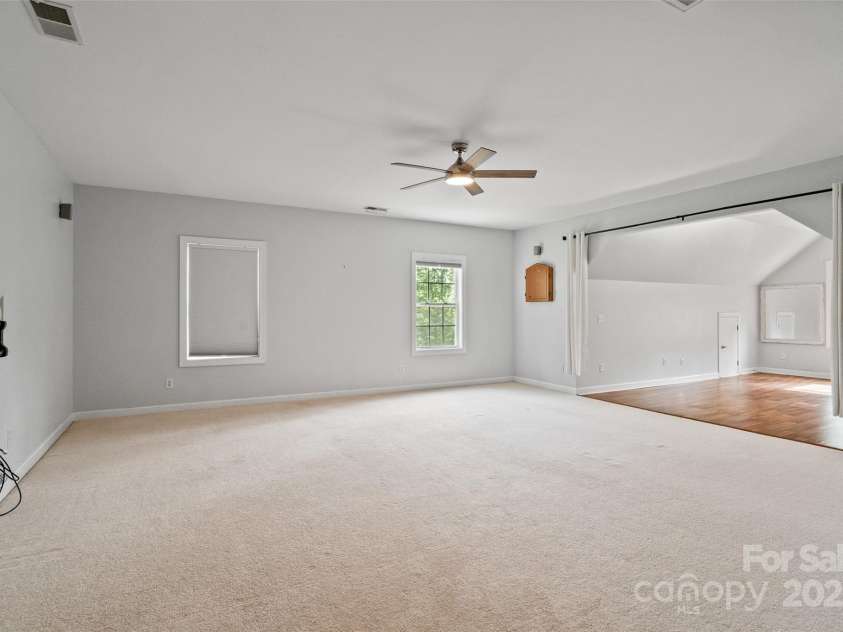 1812 Mill Chase Lane, Waxhaw, NC 28173.  MLS# CAR4270179, YatesRealty ID 18854. Bonus Room