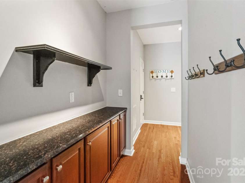 1812 Mill Chase Lane, Waxhaw, NC 28173.  MLS# CAR4270179, YatesRealty ID 18854. Butlers Pantry
