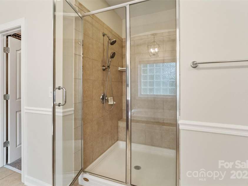 1812 Mill Chase Lane, Waxhaw, NC 28173.  MLS# CAR4270179, YatesRealty ID 18854. Owner's Shower