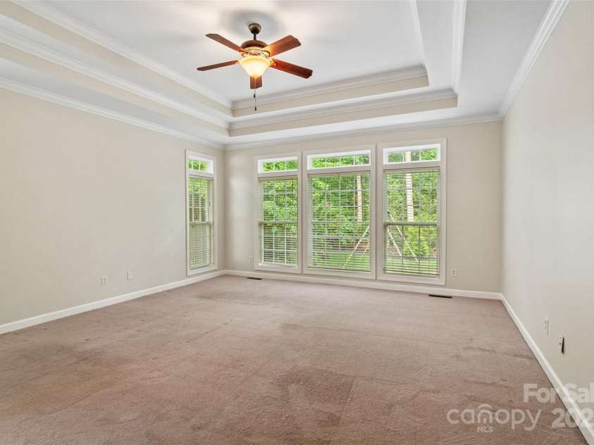 1812 Mill Chase Lane, Waxhaw, NC 28173.  MLS# CAR4270179, YatesRealty ID 18854. Owner's Suite