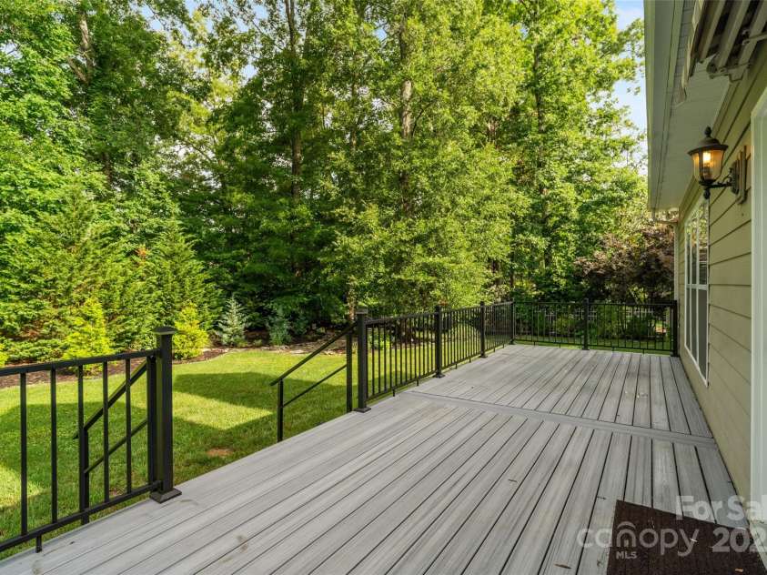 1812 Mill Chase Lane, Waxhaw, NC 28173.  MLS# CAR4270179, YatesRealty ID 18854. Trex Deck & Yard