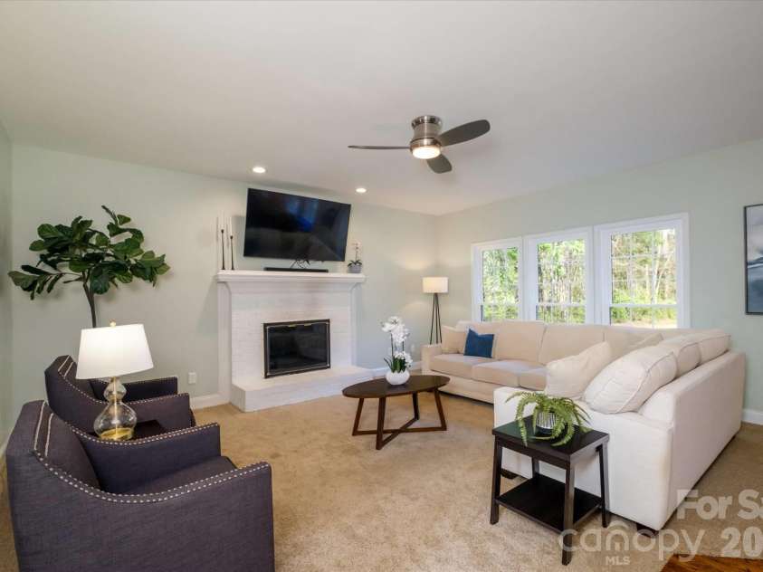 3570 Weddington Oaks Drive, Matthews, NC 28104.  MLS# CAR4356271, YatesRealty ID 18854. 