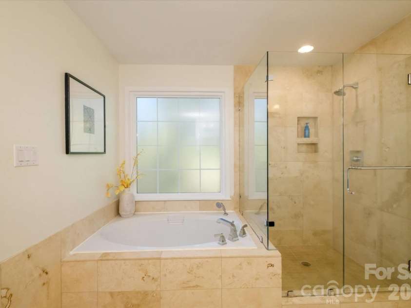 3570 Weddington Oaks Drive, Matthews, NC 28104.  MLS# CAR4356271, YatesRealty ID 18854. 