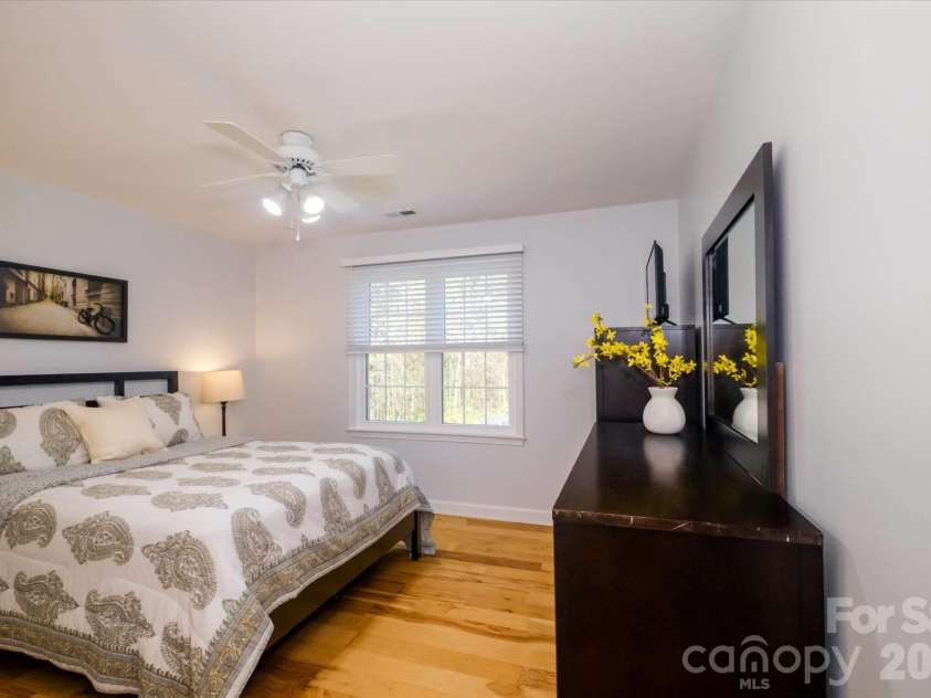 3570 Weddington Oaks Drive, Matthews, NC 28104.  MLS# CAR4356271, YatesRealty ID 18854. 