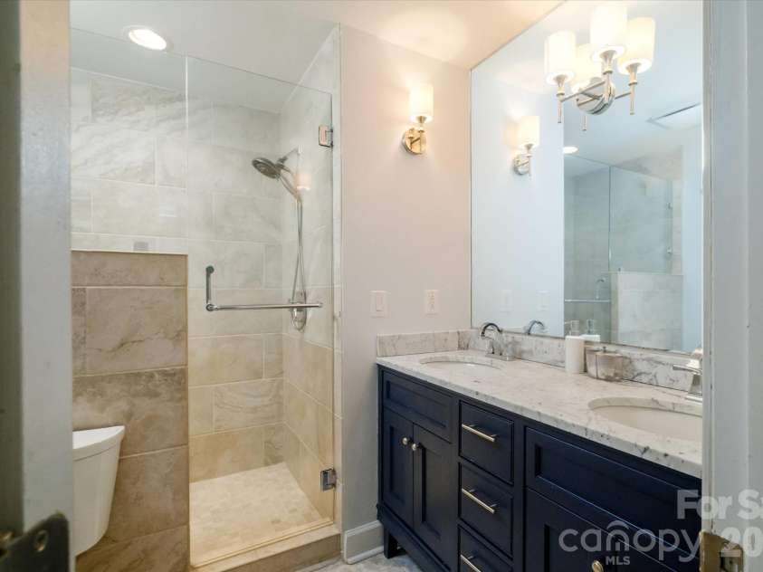 3570 Weddington Oaks Drive, Matthews, NC 28104.  MLS# CAR4356271, YatesRealty ID 18854. 