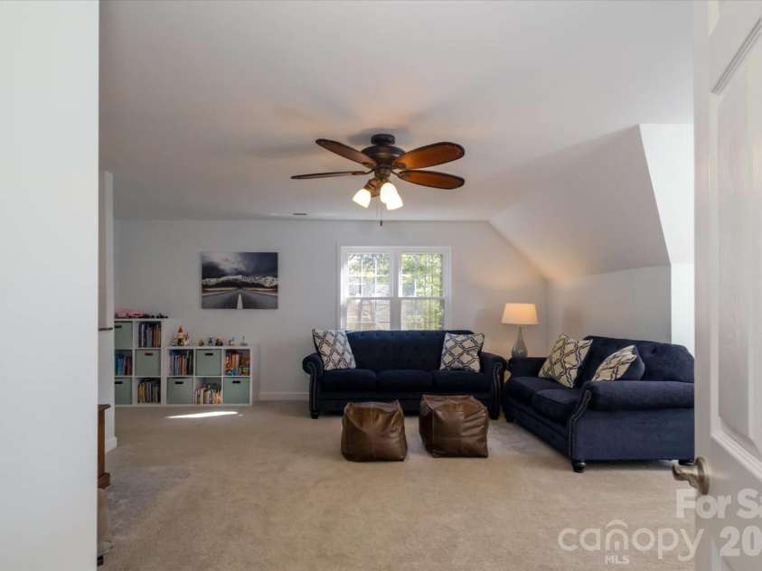 3570 Weddington Oaks Drive, Matthews, NC 28104.  MLS# CAR4356271, YatesRealty ID 18854. 