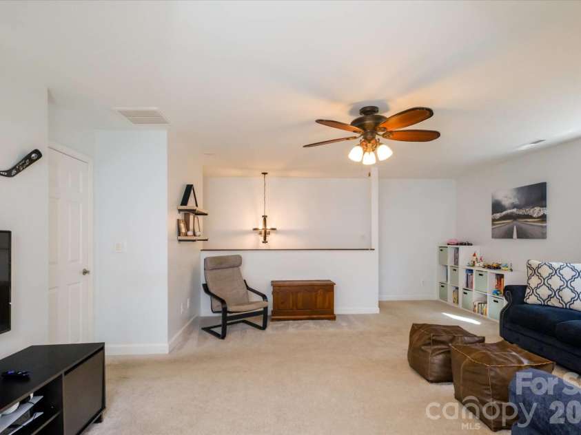 3570 Weddington Oaks Drive, Matthews, NC 28104.  MLS# CAR4356271, YatesRealty ID 18854. 