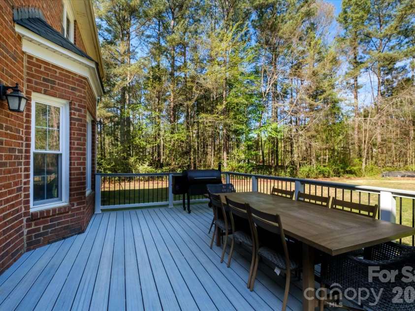 3570 Weddington Oaks Drive, Matthews, NC 28104.  MLS# CAR4356271, YatesRealty ID 18854. 