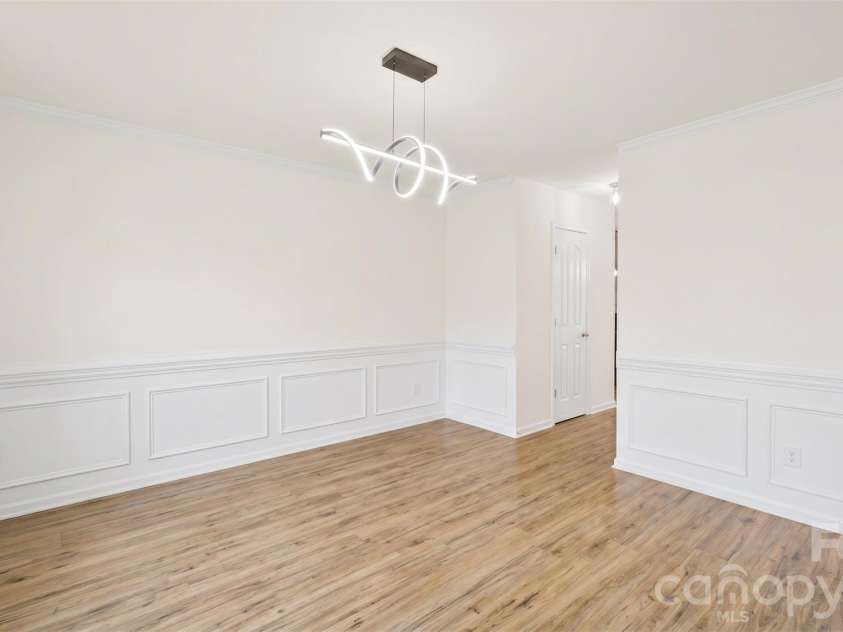 4715 Mcclure Road, Charlotte, NC 28216.  MLS# CAR4403073, YatesRealty ID 18855. 