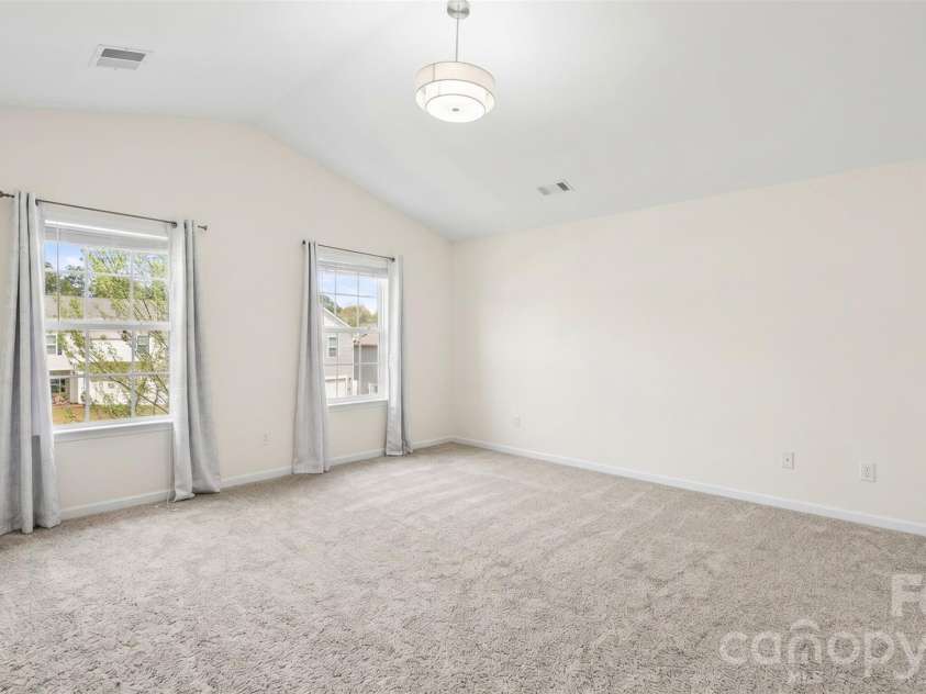 4715 Mcclure Road, Charlotte, NC 28216.  MLS# CAR4403073, YatesRealty ID 18855. 