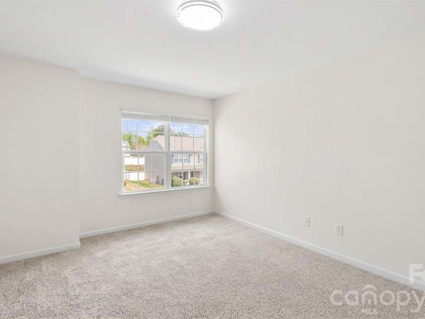 4715 Mcclure Road, Charlotte, NC 28216.  MLS# CAR4403073, YatesRealty ID 18855. 
