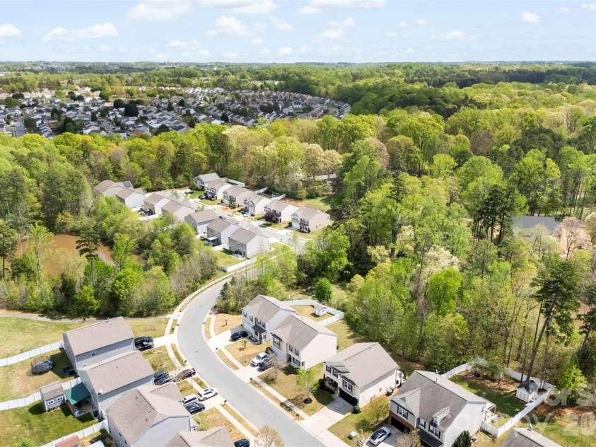 4715 Mcclure Road, Charlotte, NC 28216.  MLS# CAR4403073, YatesRealty ID 18855. 