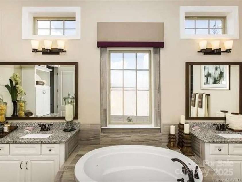 6510 Honeymeade Circle, Charlotte, NC 28277.  MLS# CAR4264502, YatesRealty ID 18855. 