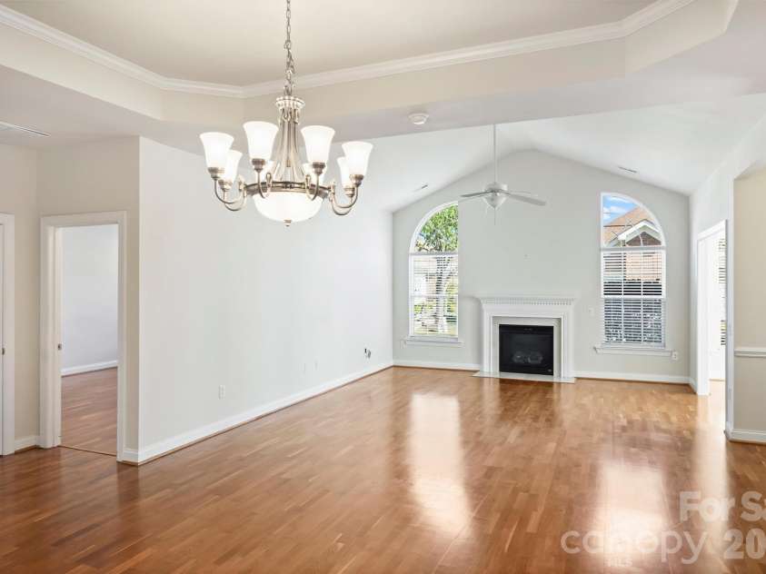 2015 Woodburn Terrace, Matthews, NC 28105.  MLS# CAR4375325, YatesRealty ID 18856. 