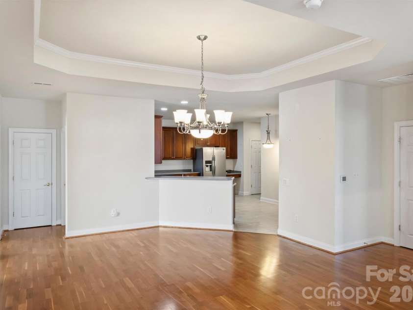 2015 Woodburn Terrace, Matthews, NC 28105.  MLS# CAR4375325, YatesRealty ID 18856. 