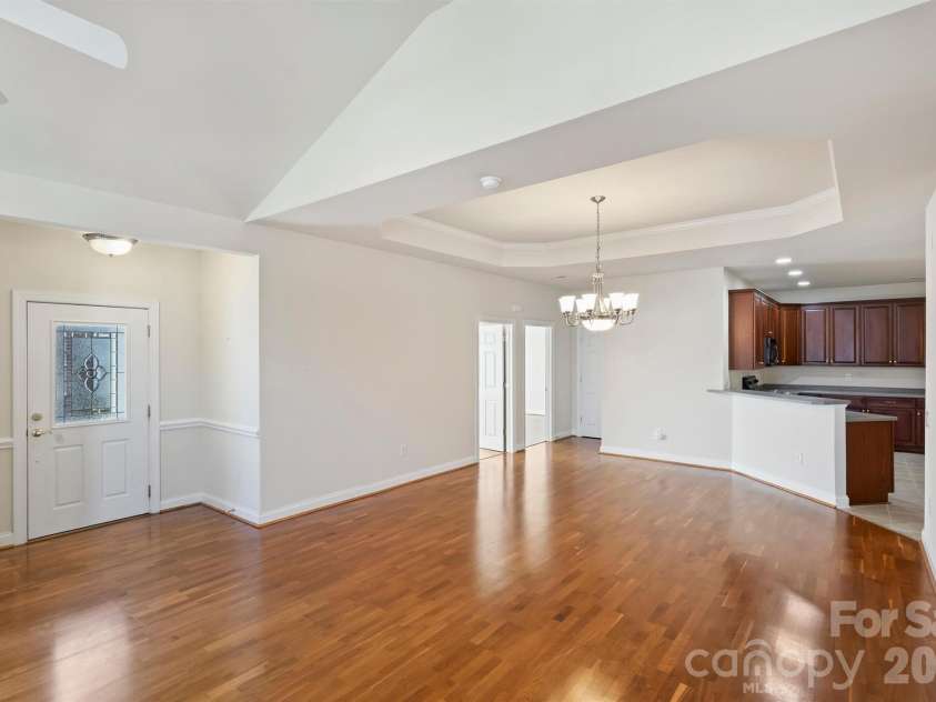 2015 Woodburn Terrace, Matthews, NC 28105.  MLS# CAR4375325, YatesRealty ID 18856. 