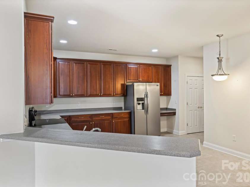 2015 Woodburn Terrace, Matthews, NC 28105.  MLS# CAR4375325, YatesRealty ID 18856. 