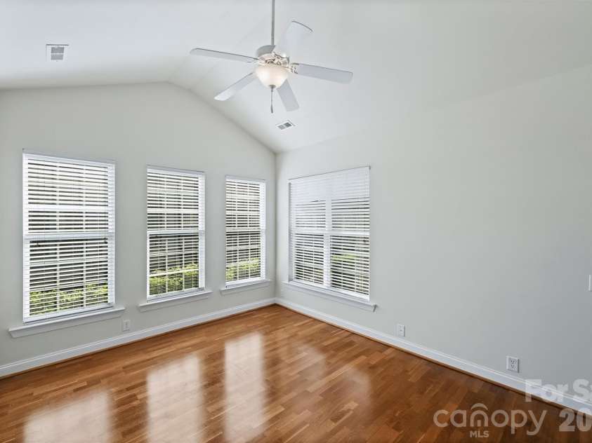 2015 Woodburn Terrace, Matthews, NC 28105.  MLS# CAR4375325, YatesRealty ID 18856. 