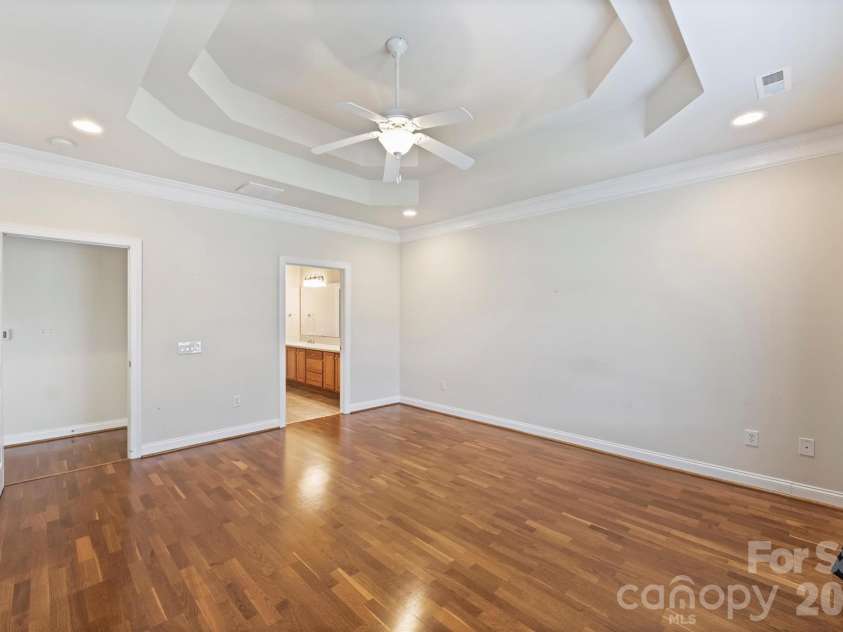 2015 Woodburn Terrace, Matthews, NC 28105.  MLS# CAR4375325, YatesRealty ID 18856. 