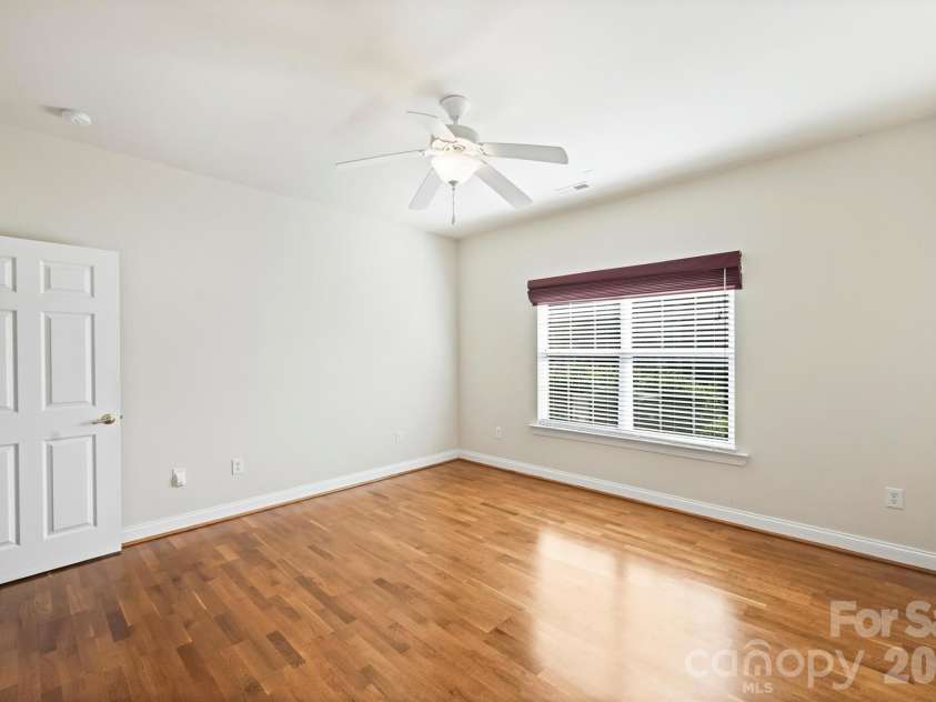 2015 Woodburn Terrace, Matthews, NC 28105.  MLS# CAR4375325, YatesRealty ID 18856. 