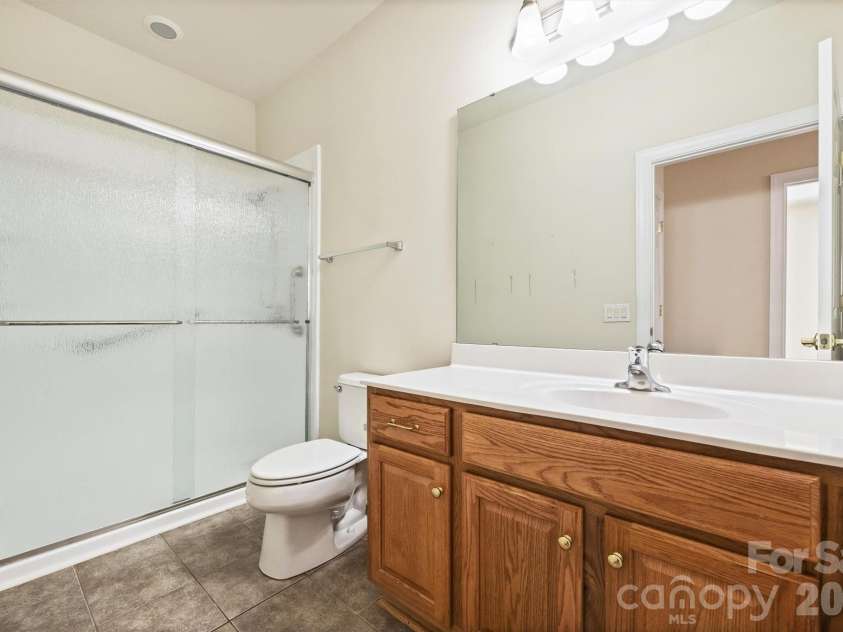 2015 Woodburn Terrace, Matthews, NC 28105.  MLS# CAR4375325, YatesRealty ID 18856. 