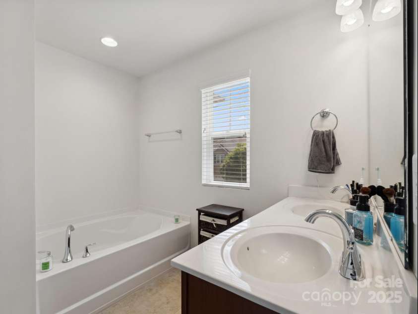 3306 Yarmouth Lane, Gastonia, NC 28056.  MLS# CAR4258230, YatesRealty ID 18857. 