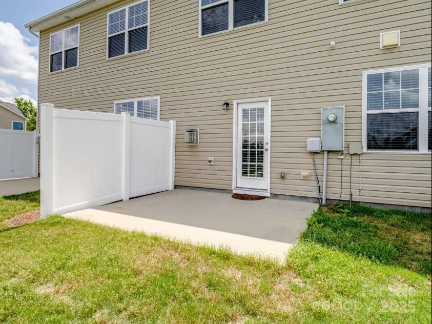 3306 Yarmouth Lane, Gastonia, NC 28056.  MLS# CAR4258230, YatesRealty ID 18857. 