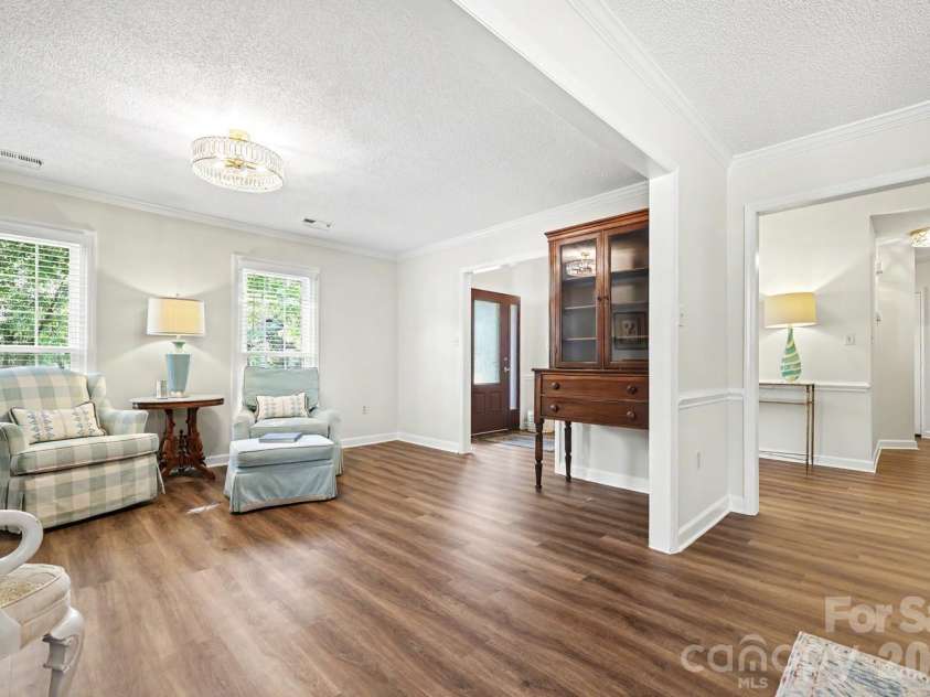 5000 Whitwell Court, Charlotte, NC 28226.  MLS# CAR4359555, YatesRealty ID 18857. 