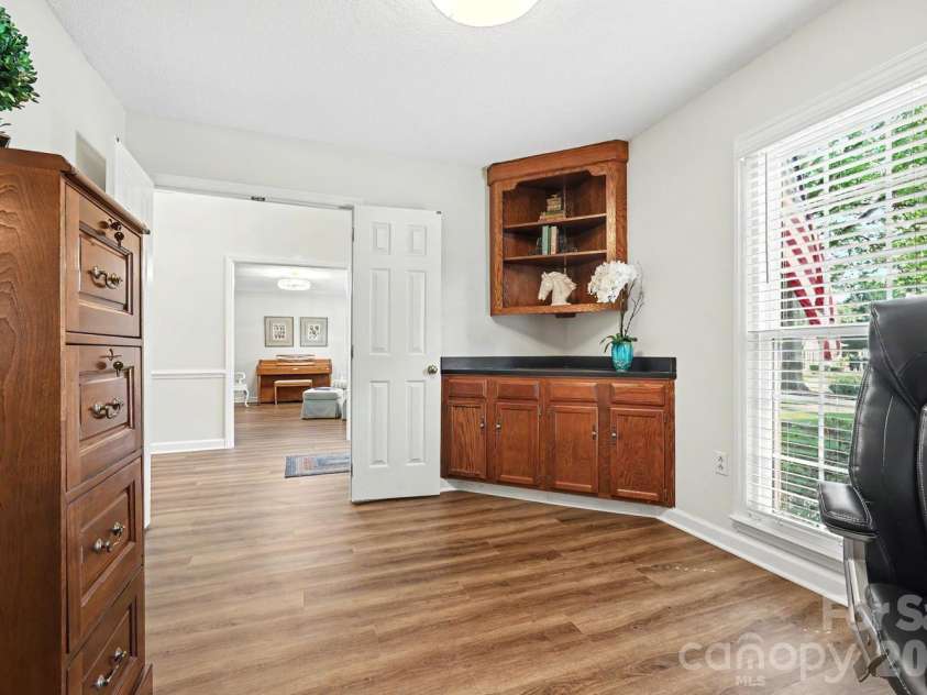 5000 Whitwell Court, Charlotte, NC 28226.  MLS# CAR4359555, YatesRealty ID 18857. 