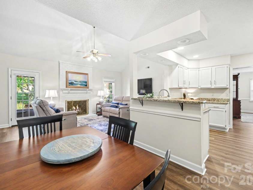 5000 Whitwell Court, Charlotte, NC 28226.  MLS# CAR4359555, YatesRealty ID 18857. 