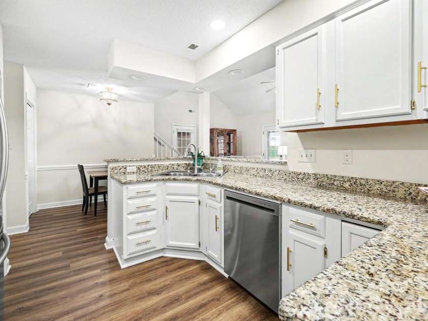 5000 Whitwell Court, Charlotte, NC 28226.  MLS# CAR4359555, YatesRealty ID 18857. 