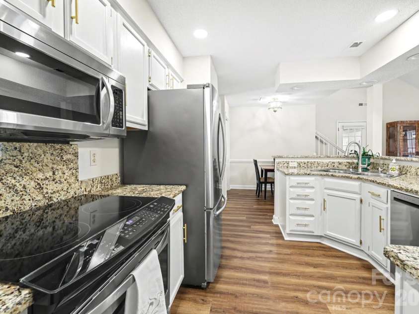 5000 Whitwell Court, Charlotte, NC 28226.  MLS# CAR4359555, YatesRealty ID 18857. 