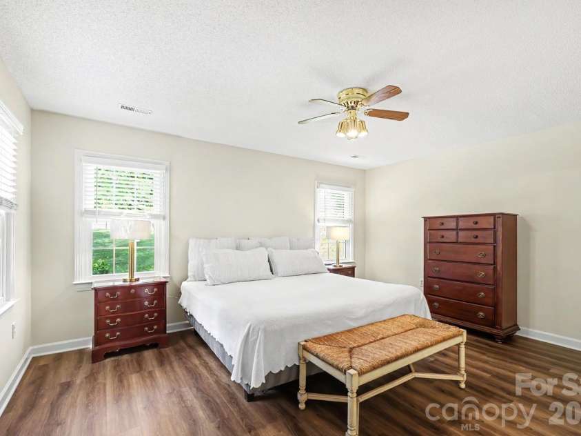 5000 Whitwell Court, Charlotte, NC 28226.  MLS# CAR4359555, YatesRealty ID 18857. 