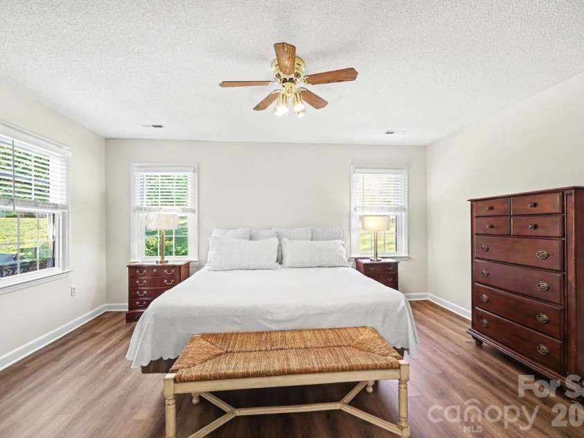 5000 Whitwell Court, Charlotte, NC 28226.  MLS# CAR4359555, YatesRealty ID 18857. 