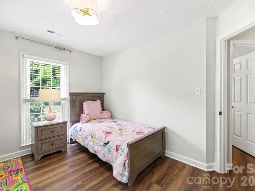5000 Whitwell Court, Charlotte, NC 28226.  MLS# CAR4359555, YatesRealty ID 18857. 