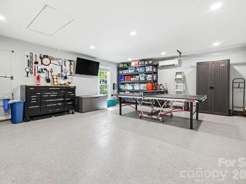5000 Whitwell Court, Charlotte, NC 28226.  MLS# CAR4359555, YatesRealty ID 18857. 
