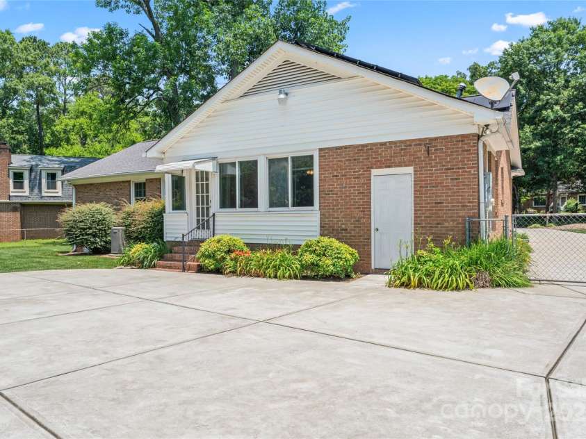 2715 Kennetuck Court, Charlotte, NC 28273.  MLS# CAR4260534, YatesRealty ID 18858. Back of home