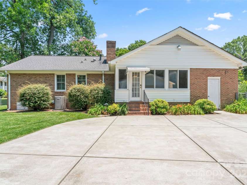 2715 Kennetuck Court, Charlotte, NC 28273.  MLS# CAR4260534, YatesRealty ID 18858. Back of home