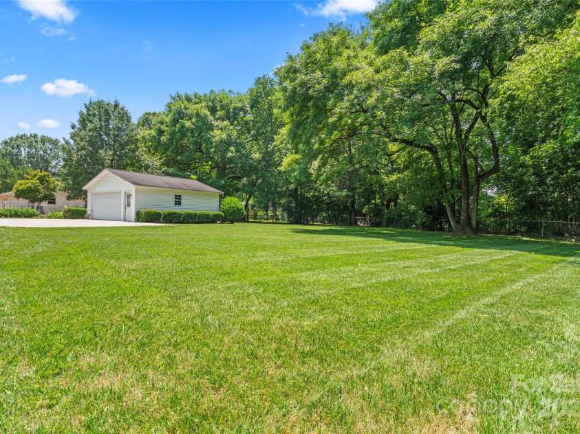 2715 Kennetuck Court, Charlotte, NC 28273.  MLS# CAR4260534, YatesRealty ID 18858. Back yard