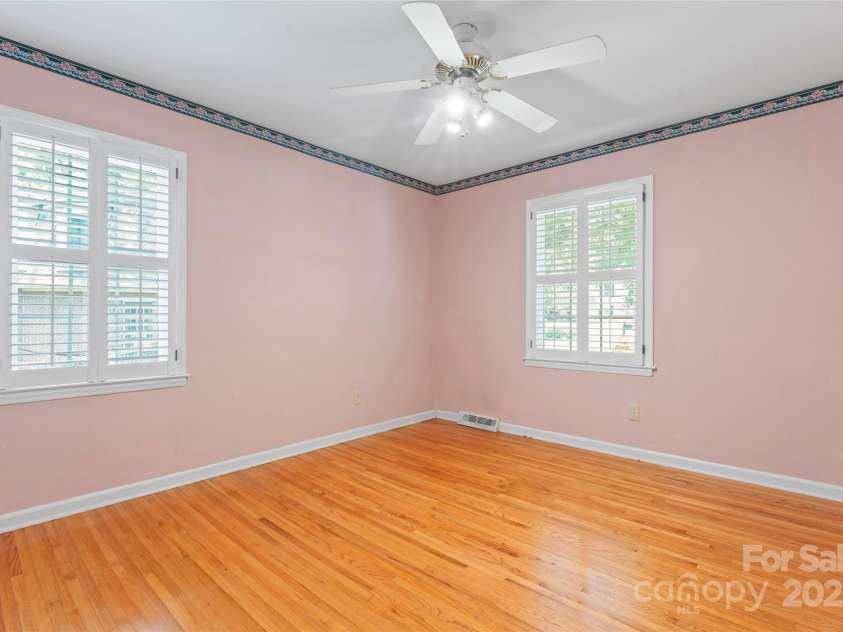 2715 Kennetuck Court, Charlotte, NC 28273.  MLS# CAR4260534, YatesRealty ID 18858. Bedroom #3