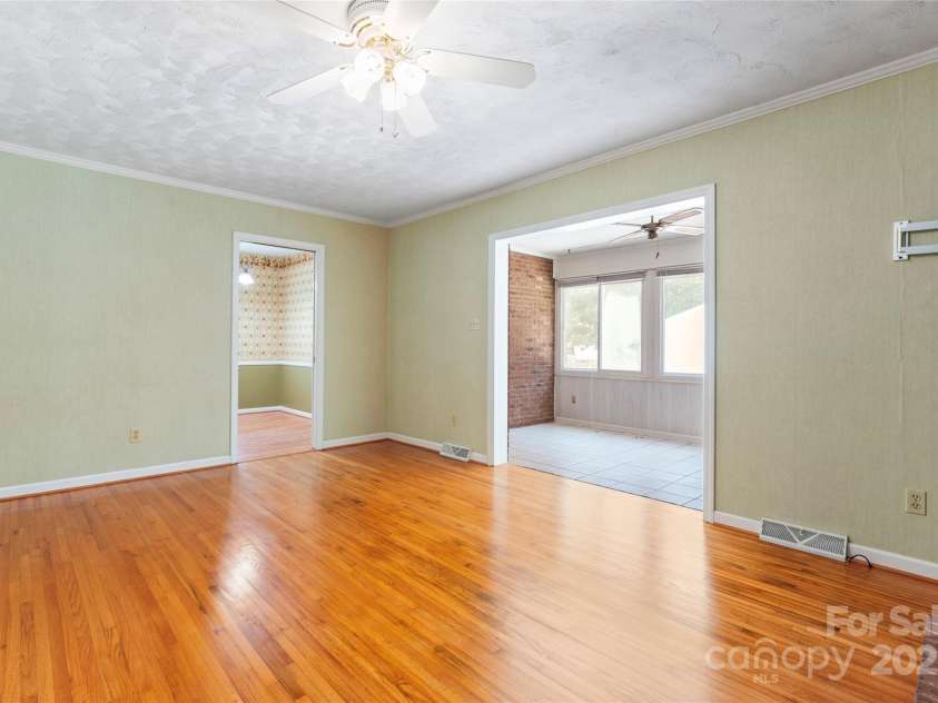 2715 Kennetuck Court, Charlotte, NC 28273.  MLS# CAR4260534, YatesRealty ID 18858. Den