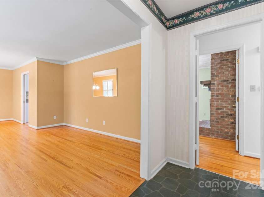 2715 Kennetuck Court, Charlotte, NC 28273.  MLS# CAR4260534, YatesRealty ID 18858. Entry