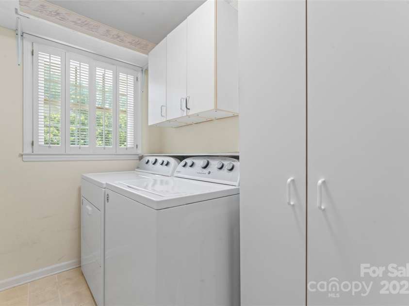 2715 Kennetuck Court, Charlotte, NC 28273.  MLS# CAR4260534, YatesRealty ID 18858. Laundry