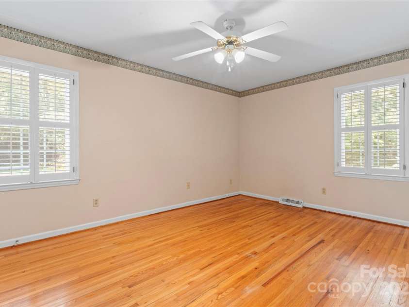 2715 Kennetuck Court, Charlotte, NC 28273.  MLS# CAR4260534, YatesRealty ID 18858. Primary bedroom