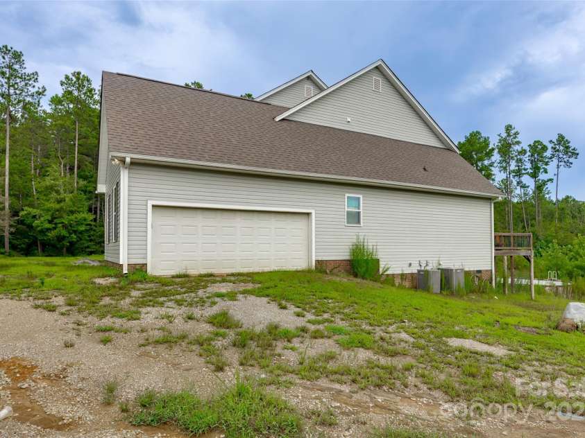 5241 Knopf Drive, Great Falls, SC 29055.  MLS# CAR4291935, YatesRealty ID 1886. 