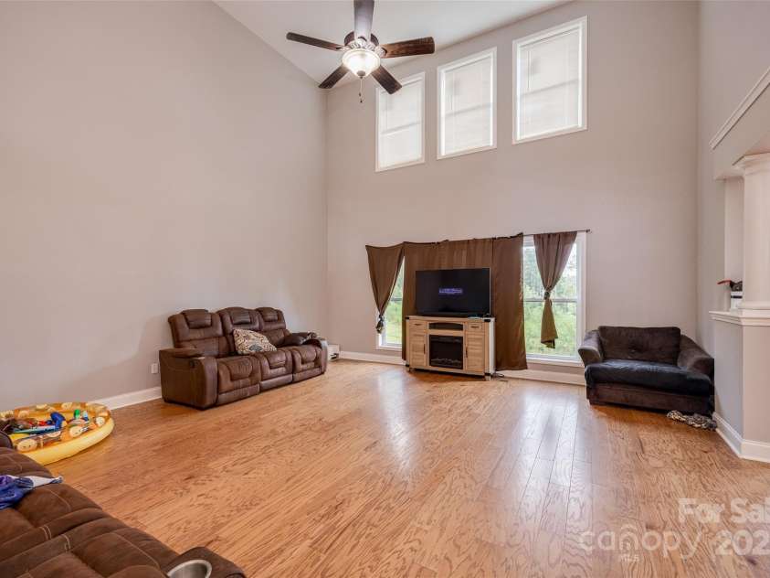 5241 Knopf Drive, Great Falls, SC 29055.  MLS# CAR4291935, YatesRealty ID 1886. 