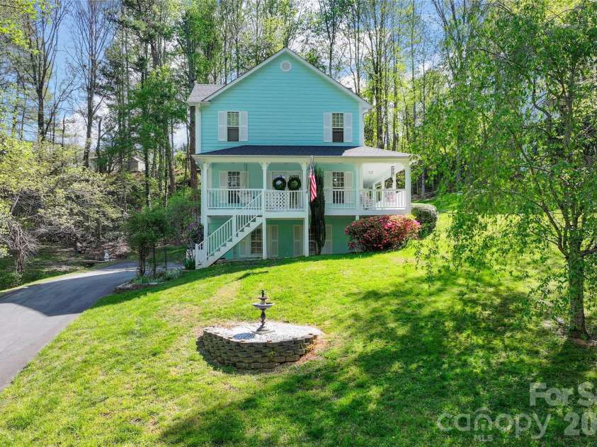 119 Friendly Lane, Asheville, NC 28806.  MLS# CAR4371085, YatesRealty ID 18861. 