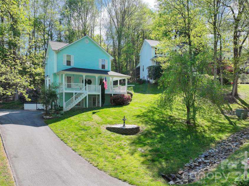 119 Friendly Lane, Asheville, NC 28806.  MLS# CAR4371085, YatesRealty ID 18861. 