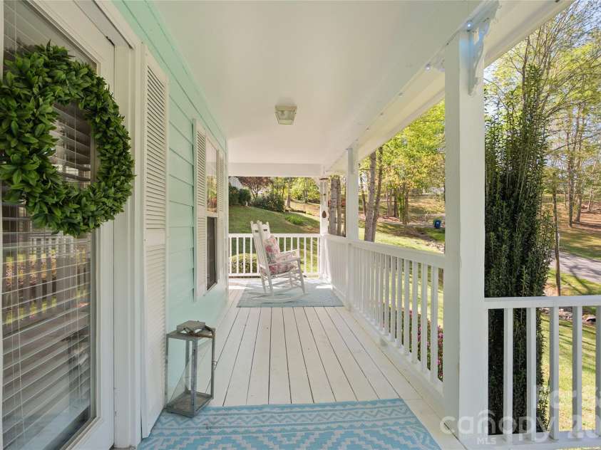 119 Friendly Lane, Asheville, NC 28806.  MLS# CAR4371085, YatesRealty ID 18861. 