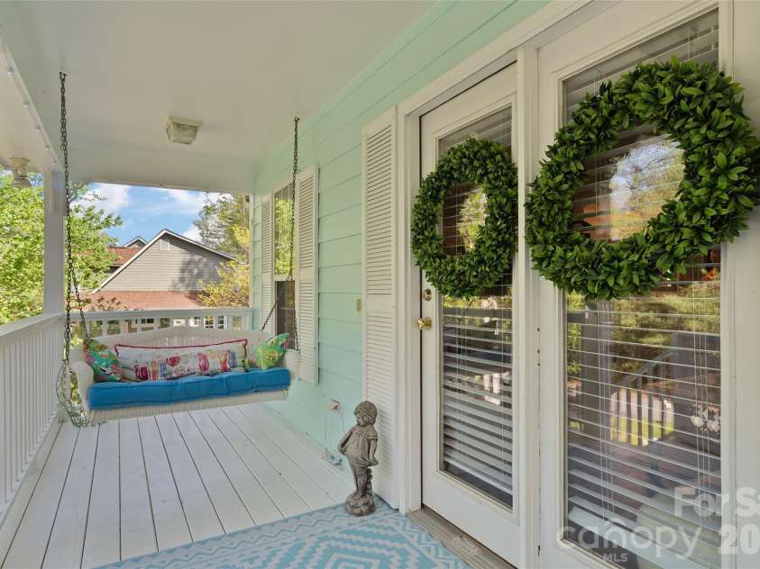 119 Friendly Lane, Asheville, NC 28806.  MLS# CAR4371085, YatesRealty ID 18861. 